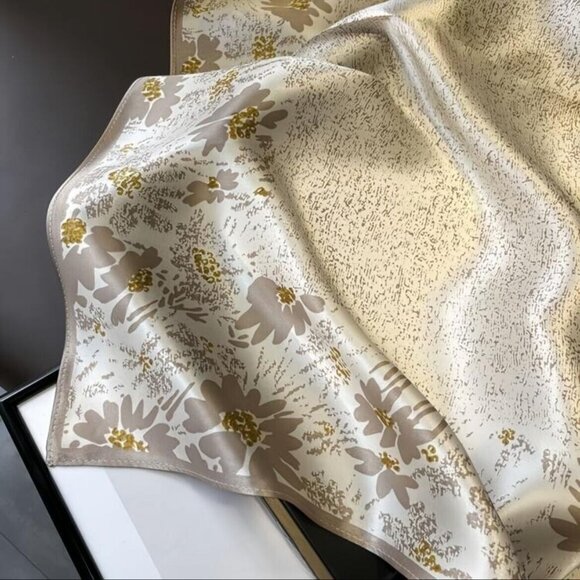 ✨Luxury Silky Square Scarf Beige Gold Floral Garden Print Bandana Wrap Chic New✨ - Picture 3 of 5